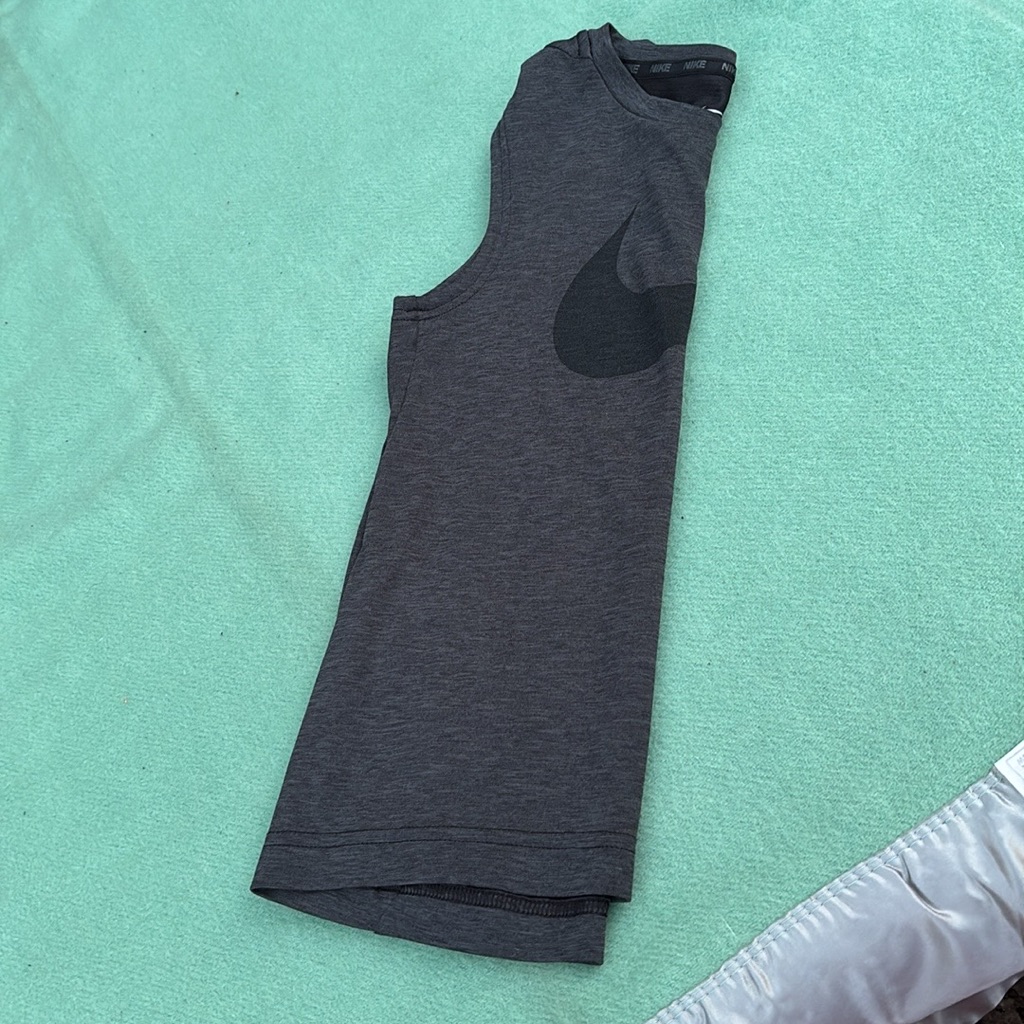 Nike Charcoal Gray Athletic Tank Top Black Swoosh Dri-Fit Boys Xs Sleeveless